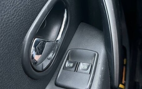 Renault Logan II, 2016 год, 650 000 рублей, 9 фотография