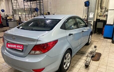 Hyundai Solaris II рестайлинг, 2012 год, 730 000 рублей, 3 фотография