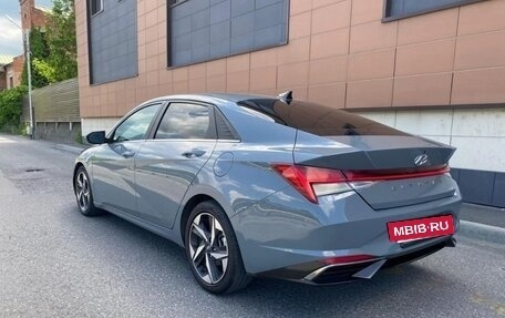 Hyundai Elantra, 2021 год, 2 100 000 рублей, 2 фотография