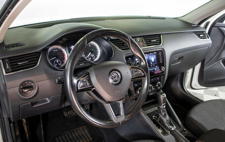 Skoda Octavia, 2017 год, 1 995 000 рублей, 17 фотография