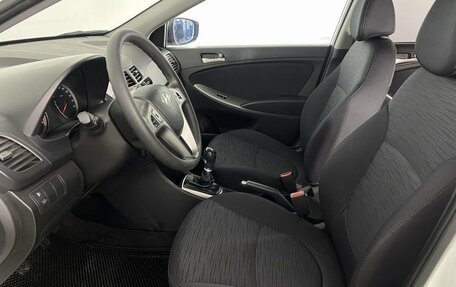 Hyundai Solaris II рестайлинг, 2015 год, 989 000 рублей, 11 фотография