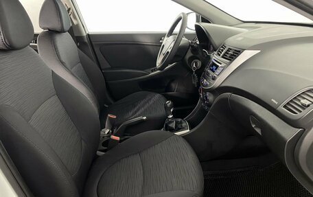 Hyundai Solaris II рестайлинг, 2015 год, 989 000 рублей, 12 фотография