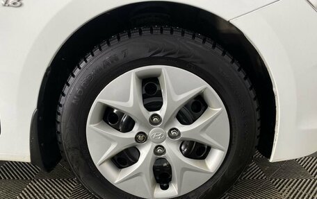 Hyundai Solaris II рестайлинг, 2015 год, 989 000 рублей, 19 фотография