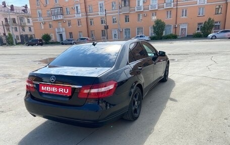 Mercedes-Benz E-Класс, 2011 год, 1 900 000 рублей, 9 фотография