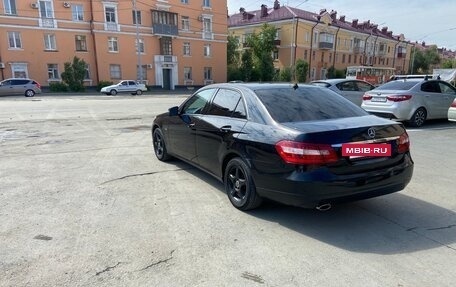 Mercedes-Benz E-Класс, 2011 год, 1 900 000 рублей, 8 фотография