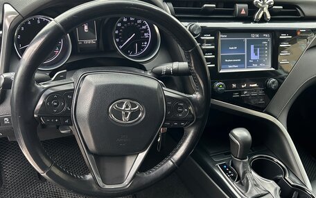 Toyota Camry, 2019 год, 2 800 000 рублей, 5 фотография