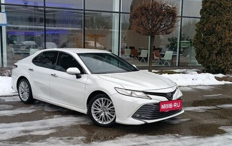 Toyota Camry, 2019 год, 3 550 000 рублей, 2 фотография