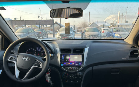 Hyundai Solaris II рестайлинг, 2015 год, 980 000 рублей, 2 фотография