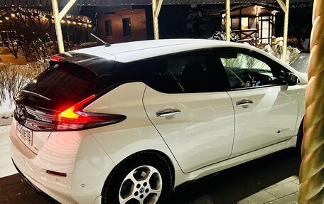 Nissan Leaf II, 2018 год, 1 350 000 рублей, 4 фотография