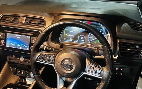 Nissan Leaf II, 2018 год, 1 350 000 рублей, 9 фотография