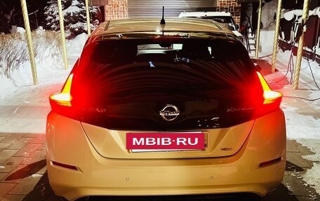 Nissan Leaf II, 2018 год, 1 350 000 рублей, 7 фотография