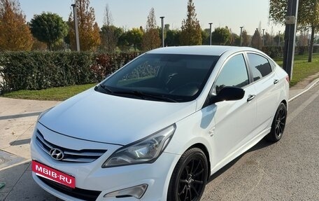 Hyundai Solaris II рестайлинг, 2015 год, 980 000 рублей, 4 фотография