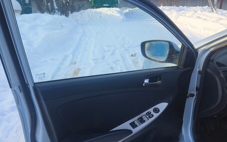 Hyundai Solaris II рестайлинг, 2011 год, 575 000 рублей, 17 фотография