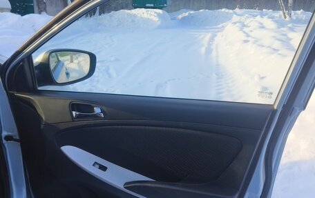 Hyundai Solaris II рестайлинг, 2011 год, 575 000 рублей, 13 фотография