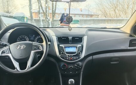 Hyundai Solaris II рестайлинг, 2011 год, 575 000 рублей, 12 фотография