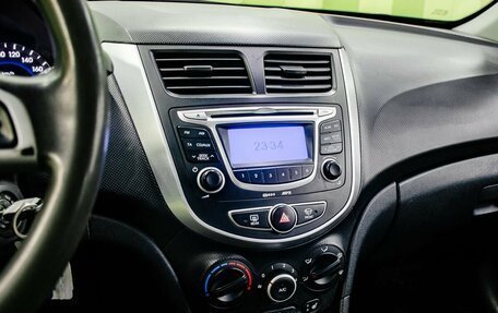 Hyundai Solaris II рестайлинг, 2012 год, 600 000 рублей, 16 фотография