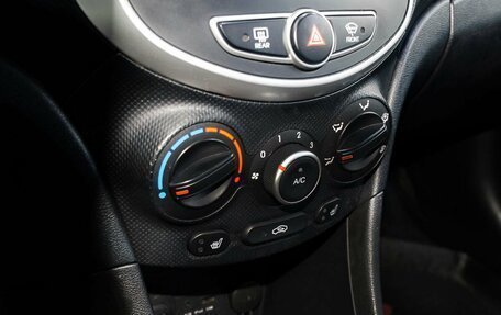 Hyundai Solaris II рестайлинг, 2012 год, 600 000 рублей, 17 фотография