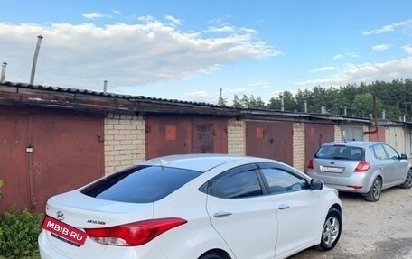 Hyundai Avante, 2011 год, 750 000 рублей, 2 фотография