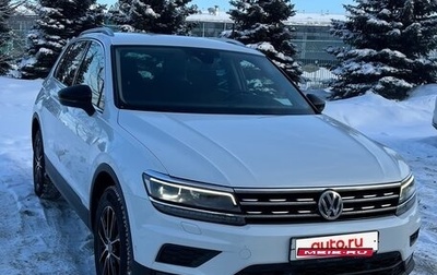 Volkswagen Tiguan II, 2019 год, 2 800 000 рублей, 1 фотография