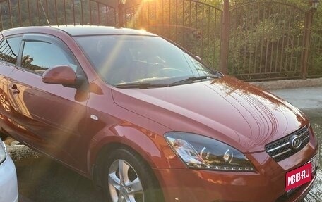 KIA cee'd I рестайлинг, 2008 год, 700 000 рублей, 1 фотография