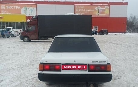 Toyota Camry, 1984 год, 155 000 рублей, 1 фотография