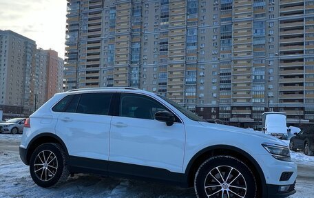 Volkswagen Tiguan II, 2019 год, 2 800 000 рублей, 4 фотография