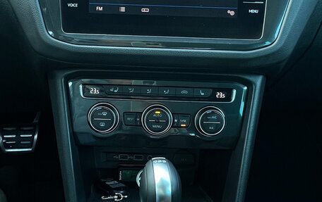 Volkswagen Tiguan II, 2019 год, 2 800 000 рублей, 19 фотография