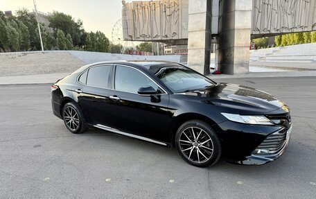 Toyota Camry, 2019 год, 3 100 000 рублей, 3 фотография
