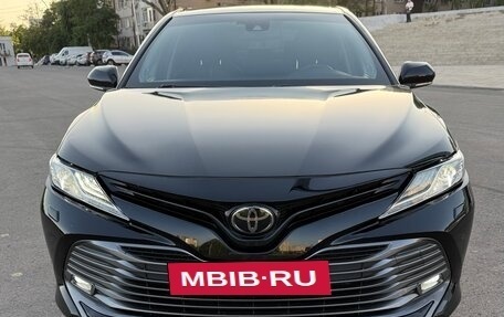 Toyota Camry, 2019 год, 3 100 000 рублей, 2 фотография
