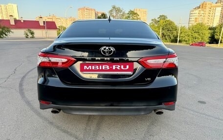 Toyota Camry, 2019 год, 3 100 000 рублей, 5 фотография