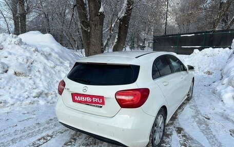 Mercedes-Benz A-Класс, 2015 год, 1 850 000 рублей, 4 фотография
