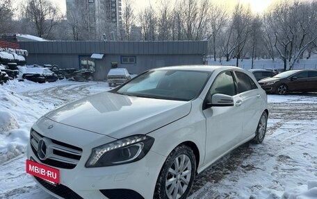 Mercedes-Benz A-Класс, 2015 год, 1 850 000 рублей, 9 фотография