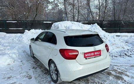 Mercedes-Benz A-Класс, 2015 год, 1 850 000 рублей, 6 фотография