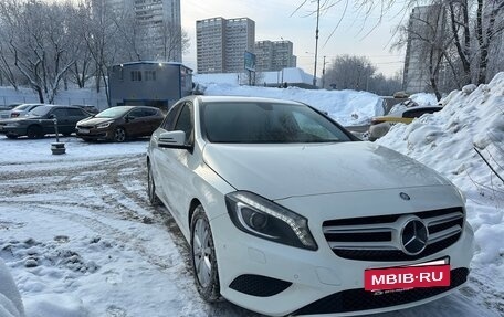 Mercedes-Benz A-Класс, 2015 год, 1 850 000 рублей, 12 фотография