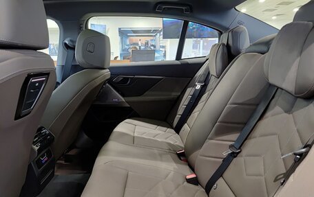 BMW 5 серия, 2025 год, 8 650 000 рублей, 13 фотография