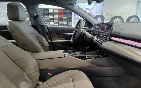 BMW 5 серия, 2025 год, 8 650 000 рублей, 12 фотография