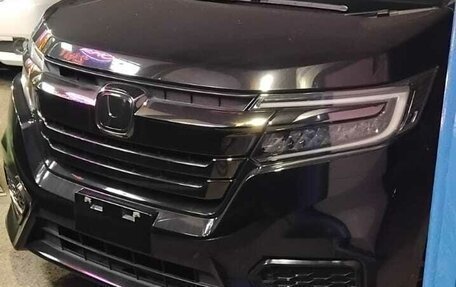 Honda Stepwgn IV, 2019 год, 2 650 000 рублей, 2 фотография