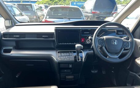 Honda Stepwgn IV, 2019 год, 2 650 000 рублей, 5 фотография