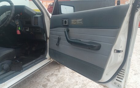 Toyota Camry, 1984 год, 155 000 рублей, 5 фотография