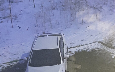 Toyota Prius IV XW50, 2019 год, 2 000 000 рублей, 4 фотография