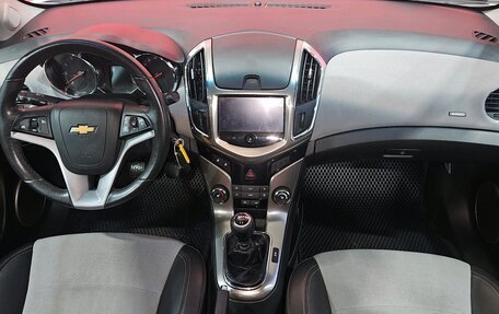 Chevrolet Cruze II, 2013 год, 775 000 рублей, 9 фотография