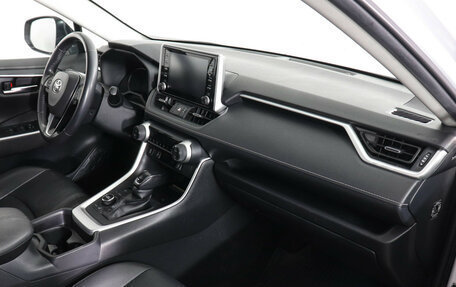 Toyota RAV4, 2021 год, 3 199 000 рублей, 10 фотография