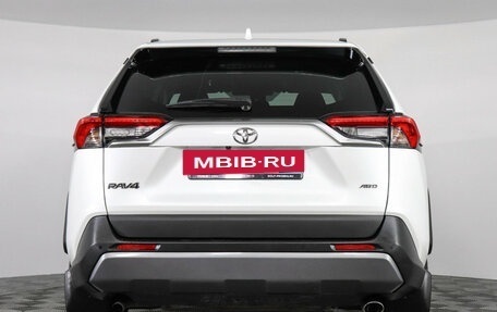 Toyota RAV4, 2021 год, 3 199 000 рублей, 6 фотография