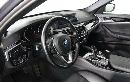 BMW 5 серия, 2019 год, 3 749 000 рублей, 12 фотография