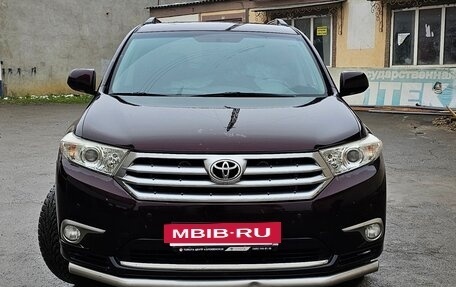 Toyota Highlander III, 2012 год, 2 440 000 рублей, 2 фотография