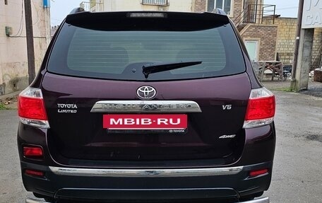 Toyota Highlander III, 2012 год, 2 440 000 рублей, 6 фотография