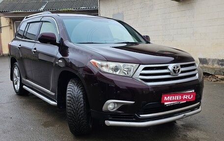 Toyota Highlander III, 2012 год, 2 440 000 рублей, 3 фотография