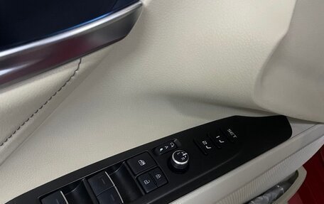 Toyota Camry, 2021 год, 3 950 000 рублей, 10 фотография