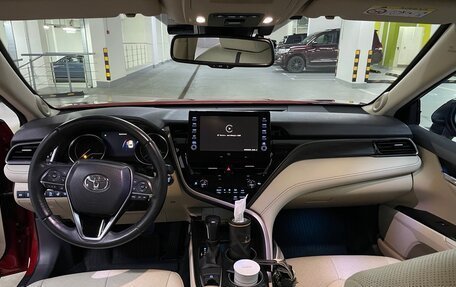 Toyota Camry, 2021 год, 3 950 000 рублей, 7 фотография