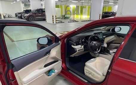 Toyota Camry, 2021 год, 3 950 000 рублей, 5 фотография